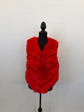 Fashionable Red Faux Fur Vest Satin Lined Sleeveless NWT Size M